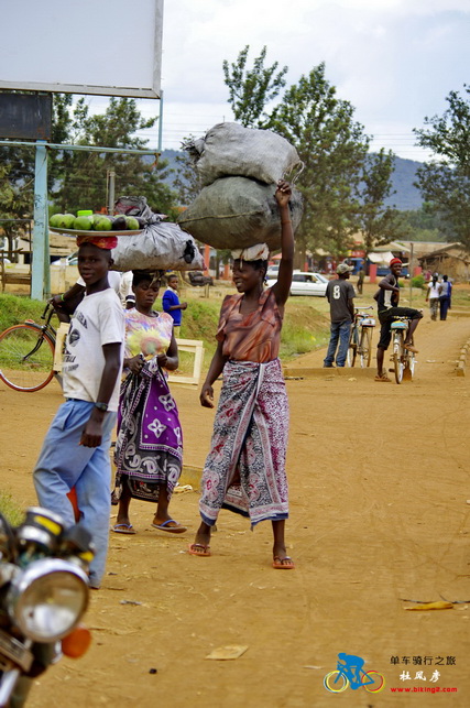 骑在坦桑 - 从卢旺达边境到姆万扎-风彦疯语-杜风彦