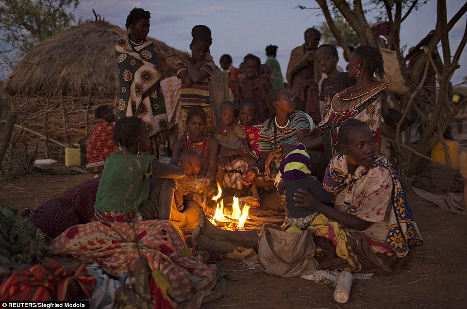 残忍!！探秘残酷的肯尼亚部落女孩割礼-风彦疯语-杜风彦