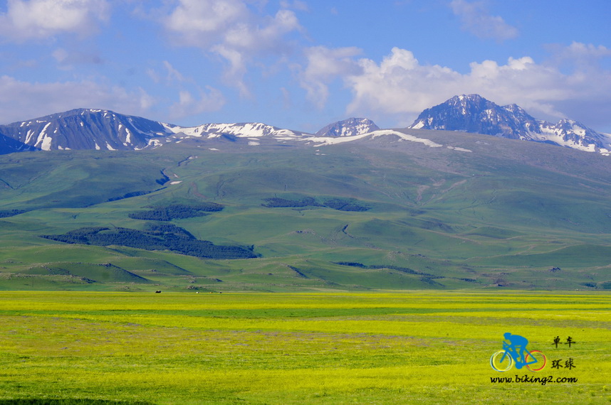 骑在亚美尼亚-亚美尼亚高原草原-风彦疯语-杜风彦